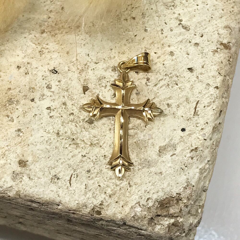 Solid 14K Gold MA Michael Anthony 1.21in Religious Christian Cross Pendant .96g - Picture 8 of 10